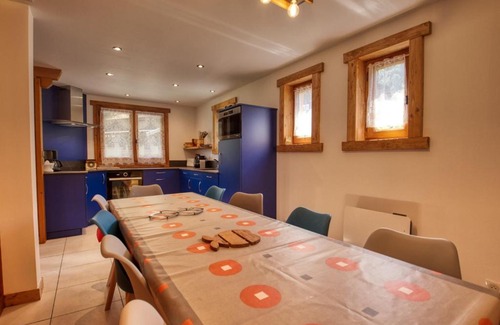 Morillon Chalet De Esquí | Chalet paisible à Morillon avec jacuzzi et proche des pistes skiables - FR-1-642-66