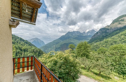 Oz Chalet De Esquí | Chalet 'Passoud 204' con vistas a la montaña, jardín privado y Wi-Fi
