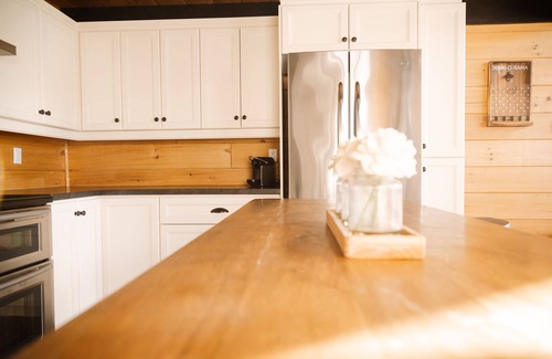 Pointe-au-Pic Chalet De Esquí | Chalet Peah - Log Cabin in the Heart of Charlevoix