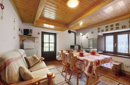 La Salle Cabina | Chalet 'Petite Maison Des Alpes' con vistas a la montaña y balcón