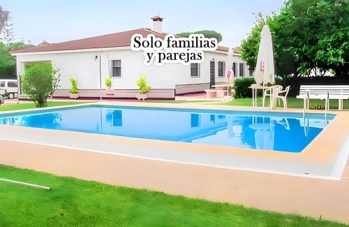 Los Franceses-la Vega Casa | Chalet Piscina Privada en Chiclana Grupo AL