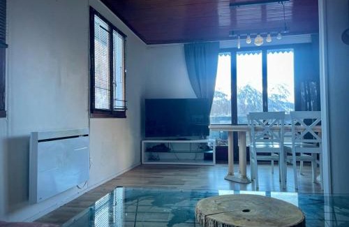 Isola Apartamento | Chalet pieds des pistes*4pers*à coté des remontées et skipass !
