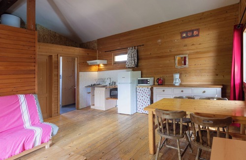 Darbres Chalet De Esquí | Chalet 'Rouge 4 Personnes' con balcón y Wi-Fi