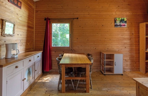 Darbres Chalet De Esquí | Chalet 'Rouge 4 Personnes' con balcón y Wi-Fi