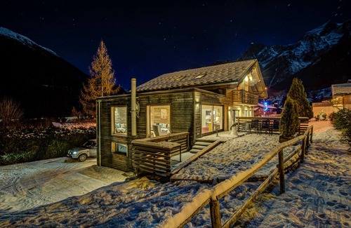 Les Houches Chalet De Esquí | Propiedad de lujo de 7 dormitorios en la pista (para 12-20)