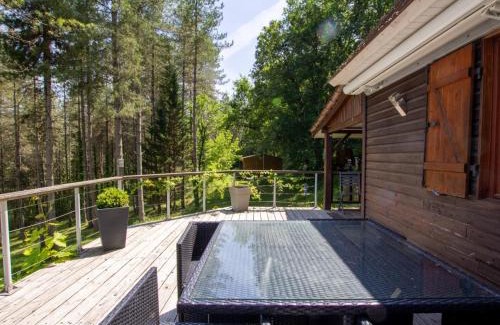 Saint-Pompont Casa | Chalet rustique au Périgord Noir avec terrasse et équipements inclus - FR-1-616-57