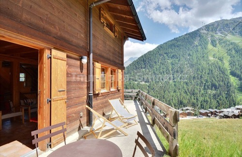 Grimentz Chalet De Esquí | Chalet ski in - ski out on 3 levels for 8 people, living room with wood-burner, kitchen area with di