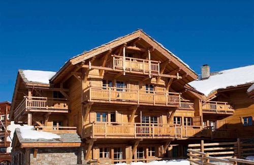 Cognet Chalet De Esquí | Chalet Skis aux Pieds! Sauna et Jacuzzi Privés