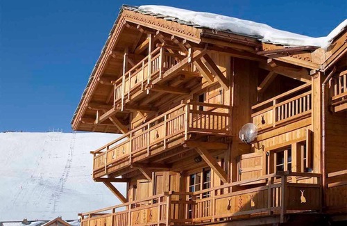 Cognet Chalet De Esquí | Chalet Skis aux Pieds! Sauna et Jacuzzi Privés