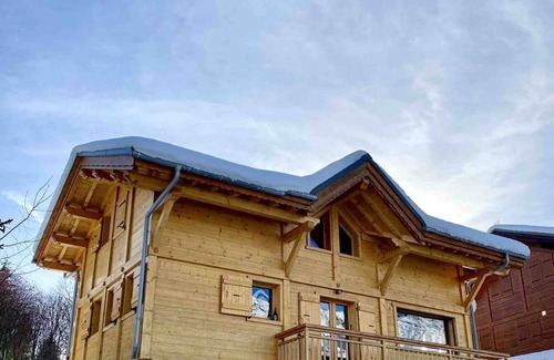 Taninges Chalet De Esquí | Chalet sleeps 8