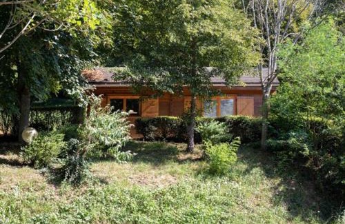 Sauveterre-de-Rouergue Otro | Chalet spacieux pour 8 avec terrasse à Sauveterre-de-Rouergue - API-1-52-366
