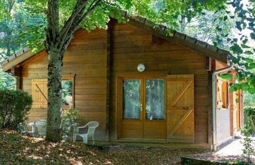 Sauveterre-de-Rouergue Otro | Chalet spacieux pour 8 avec terrasse à Sauveterre-de-Rouergue - API-1-52-366