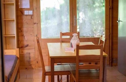 Sauveterre-de-Rouergue Otro | Chalet spacieux pour 8 avec terrasse à Sauveterre-de-Rouergue - API-1-52-366