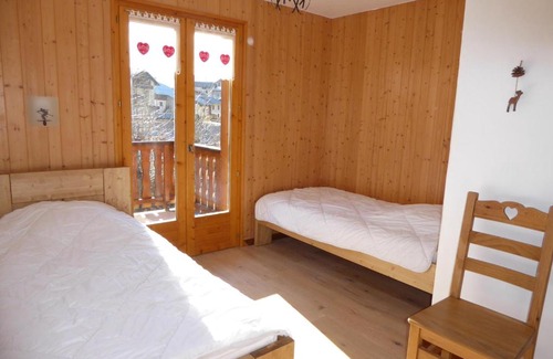 Champagny-en-Vanoise Apartamento | Chalet spacieux à Champagny – Grande terrasse, proche télécabine et commerces - FR-1-464-47
