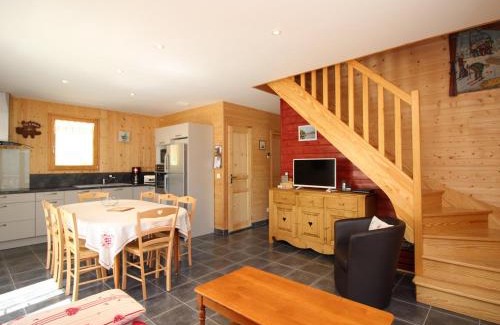 Mont-Dore Chalet De Esquí | Chalet spacieux avec terrasse, Wi-Fi et parking - FR-1-608-15