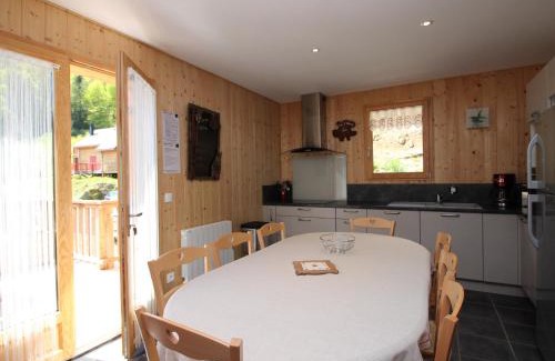 Mont-Dore Chalet De Esquí | Chalet spacieux avec terrasse, Wi-Fi et parking - FR-1-608-15