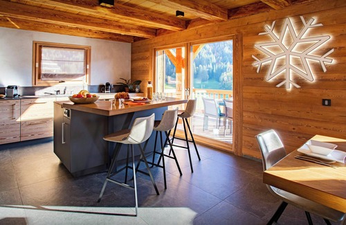 La Clusaz Chalet De Esquí | Chalet de lujo de 5 estrellas La Clusaz - sauna, gimnasio y jacuzzi - OVO Network