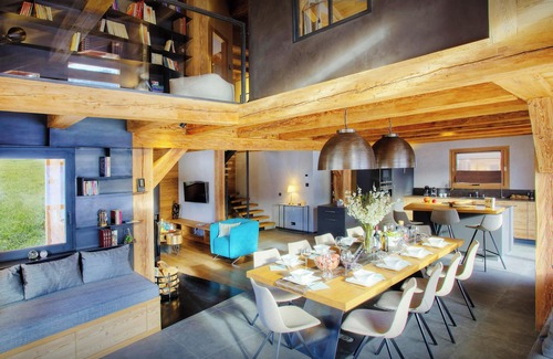 La Clusaz Chalet De Esquí | Chalet de lujo de 5 estrellas La Clusaz - sauna, gimnasio y jacuzzi - OVO Network