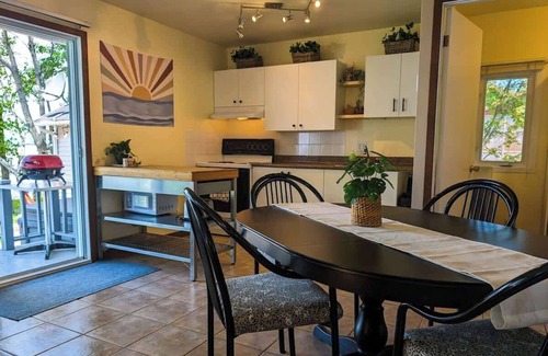 Cap-Saint-Ignace Chalet De Esquí | Chalet / Studio #1 Waterfront with Spa, Fireplace & Wifi