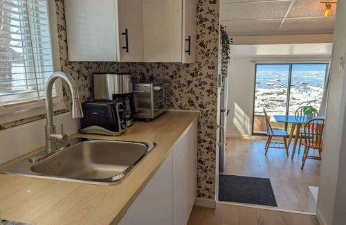 Cap-Saint-Ignace Chalet De Esquí | Chalet Studio #5 Waterfront with Spa, Fireplace & Wifi