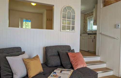 Cap-Saint-Ignace Chalet De Esquí | Chalet Studio #5 Waterfront with Spa, Fireplace & Wifi