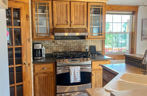 Bayview Casa | Chalet style by the Sea 7 mins to National Park Beaches