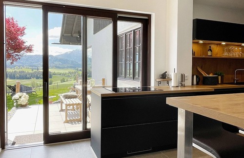 Enzensberg Apartamento | Chalet Susi - View of Neuschwanstein Castle