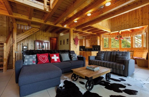 Riddes Chalet De Esquí | Chalet Teremok - Hot Tub & Sauna - Great for Families