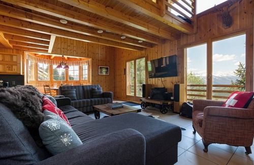 Riddes Chalet De Esquí | Chalet Teremok - Hot Tub & Sauna - Great for Families