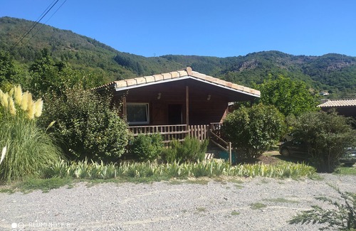 Thueyts Chalet De Esquí | Chalet Tout Équipé en Ardèche