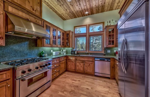 Sugar Bowl Resort Casa | Chalet Town Home - Beautiful Townhome nestled in the California's Sierra