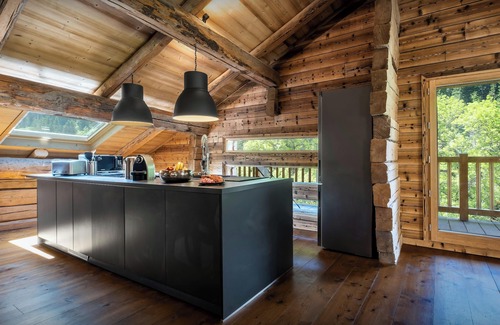 La Giettaz Chalet De Esquí | Chalet Victorina - stunning ski home for 12, close to slopes - OVO Network