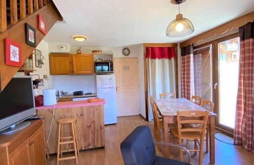 La Joue du Loup Chalet De Esquí | Chalet, vista montaña, piscina, terraza, parking, tv, local para esquís, 55m², La Joue du Loup