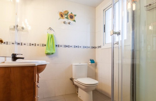 Santa Maria de l'Avall Chalet De Esquí | Chalet 'Villa Vacaciones' con piscina privada, Wi-Fi y aire acondicionado