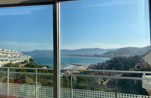 Faro de Cullera Apartamento | Chalet Villa turística con vistas al mar Breakfast items in the home