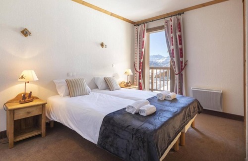 Les Eucherts Chalet De Esquí | Chalet, wifi, sauna, balcony, fireplace or stove, parking, tv, ski locker, 185m², La Rosière