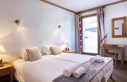 Les Eucherts Chalet De Esquí | Chalet, wifi, sauna, balcony, fireplace or stove, parking, tv, ski locker, 195m², La Rosière