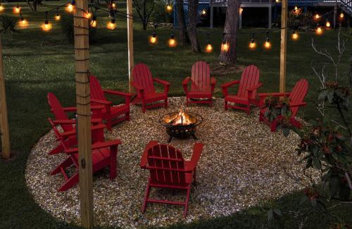 The Woods Chalet De Esquí | Chalet w Hot Tub Deck Fire Pit Wifi Resort Fun