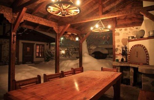 Old Town Casa | Chalet White Fang