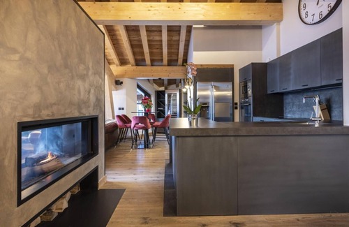 Val-Thorens Chalet De Esquí | Chalet, wifi, 50m from ski slopes, sauna, hammam, terrace, balcony, fireplace or stove, tv