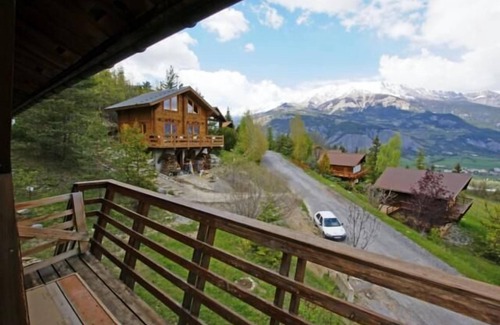 Le Cret Chalet De Esquí | Chalet, wifi, vista abierta, balcón, chimenea o estufa a leña, parking, tv, local para esquís, 170m²