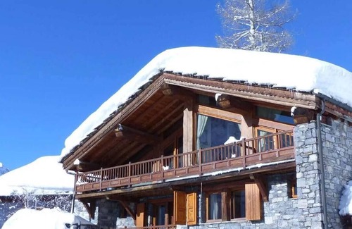 Le Cret Chalet De Esquí | Chalet, wifi, vista abierta, balcón, chimenea o estufa a leña, parking, tv, local para esquís, 170m²