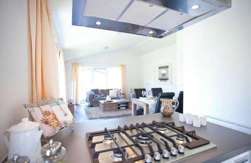 Velsen-Zuid Casa | Chalet with 2 bedrooms and a terrace