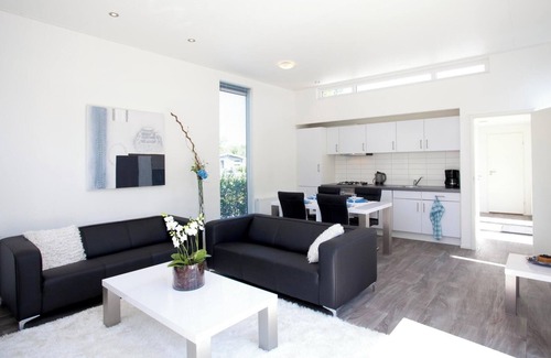 Velsen-Zuid Casa | Chalet with 2 bedrooms and a terrace