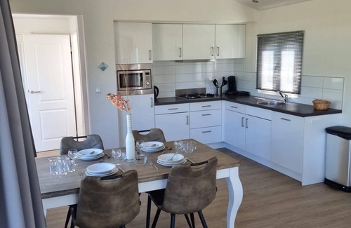 Velsen-Zuid Casa | Chalet with 2 bedrooms and a terrace