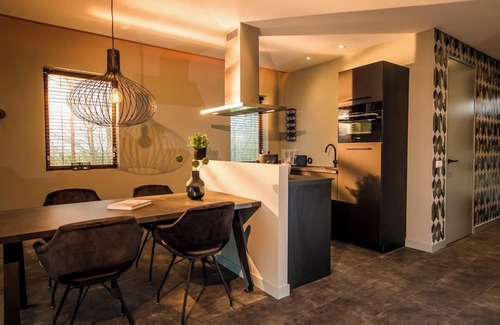 Hulshorst Casa | Chalet with 2 bedrooms and a terrace