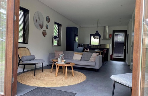 Hulshorst Casa | Chalet with 2 bedrooms, a bed box and a terrace