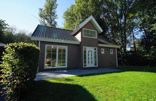Lochem Casa | Chalet with 5 bedrooms and 2 bathrooms