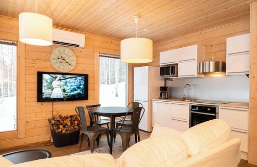 Puumala Chalet De Esquí | Chalet with modern comfort directly on the lake with saunas and barbecue house.