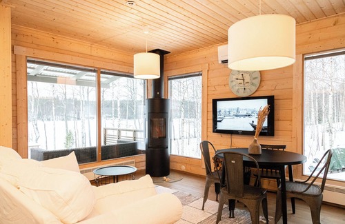 Puumala Chalet De Esquí | Chalet with modern comfort directly on the lake with saunas and barbecue house.